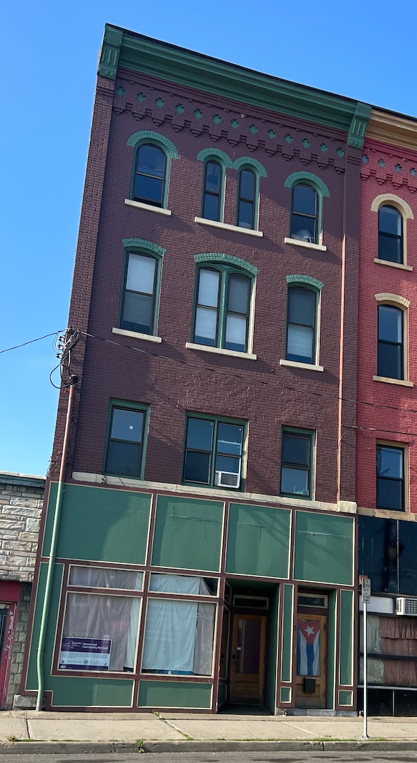 5 Main St, Unit Building