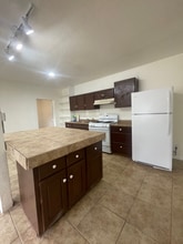 555 W Suni Dr in Safford, AZ - Building Photo - Building Photo