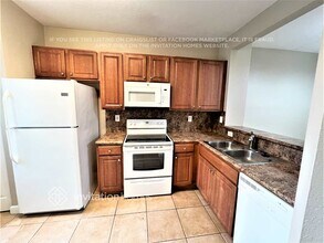 6022 Woodlands Blvd in Tamarac, FL - Building Photo - Building Photo