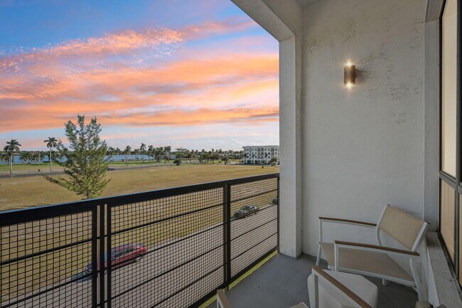 312 23rd St-Unit -203 in West Palm Beach, FL - Foto de edificio - Building Photo