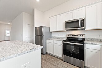 908 Poppy Ln in Dundee, FL - Building Photo - Building Photo