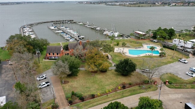 property at 2662 Sailboat Dr