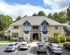 The Villas at Pebble Creek in Hickory, NC - Building Photo - Building Photo