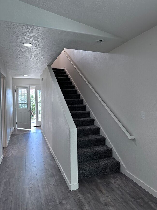 16662 Shaw Pine Ct in La Pine, OR - Foto de edificio - Building Photo