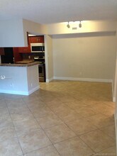 5760 Rock Island Rd-Unit -308 in Tamarac, FL - Foto de edificio - Building Photo