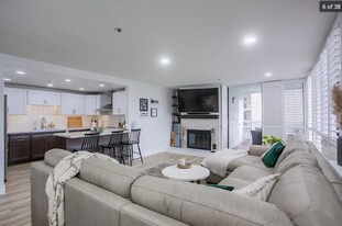 1335 La Palma St in San Diego, CA - Building Photo