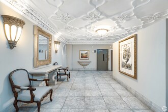 901 W Argyle St in Chicago, IL - Foto de edificio - Building Photo