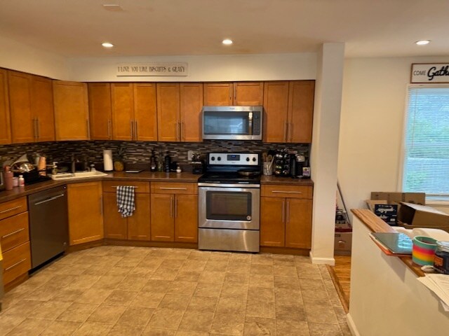 80 Main Ave in Centereach, NY - Building Photo - Building Photo