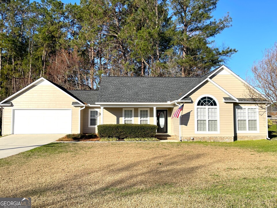 2413 Walden Way in Statesboro, GA - Building Photo