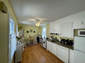20 Bee St in Charleston, SC - Building Photo - Building Photo