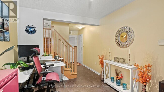 897 Willingdon Crescent in Milton, ON - Building Photo - Building Photo