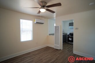 412 El Tejon Ave in Bakersfield, CA - Building Photo - Building Photo