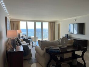 3000 S Ocean Blvd in Boca Raton, FL - Building Photo - Building Photo