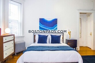 121 Park Dr in Boston, MA - Building Photo - Building Photo