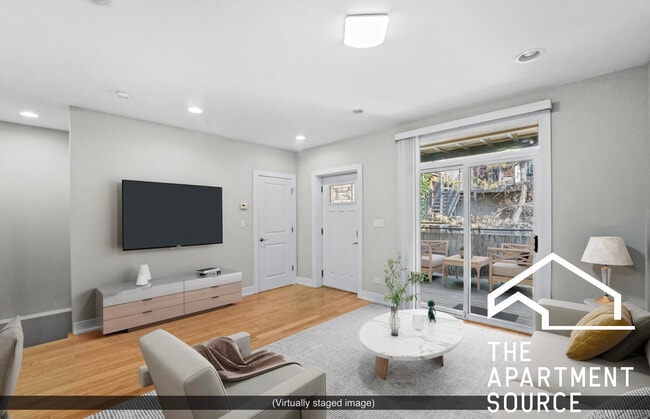 1335 W Walton St, Unit 1 in Chicago, IL - Foto de edificio - Building Photo