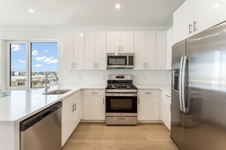 3309 Liberty Ave, Unit 401 in North Bergen, NJ - Foto de edificio - Building Photo