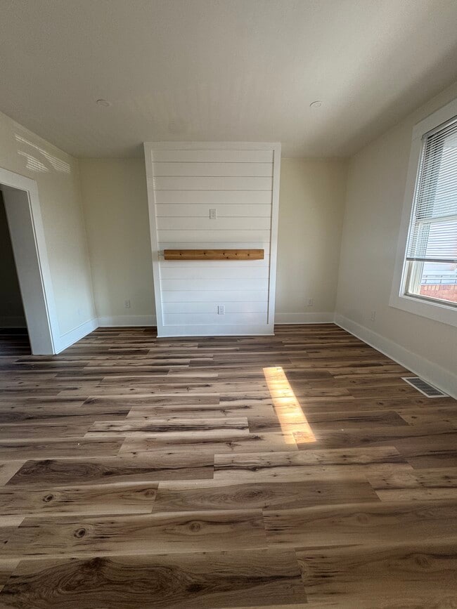 119 E 20th Ave in Munhall, PA - Foto de edificio - Building Photo