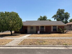 1502 Linda Ln in Killeen, TX - Building Photo