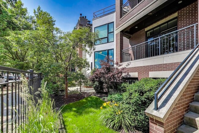 2038 N Burling St in Chicago, IL - Building Photo - Building Photo
