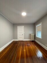 71 Mayfield St, Unit 2 in Boston, MA - Foto de edificio - Building Photo
