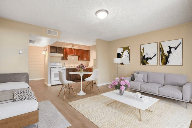 Uptown Horizon in Albuquerque, NM - Building Photo - Building Photo