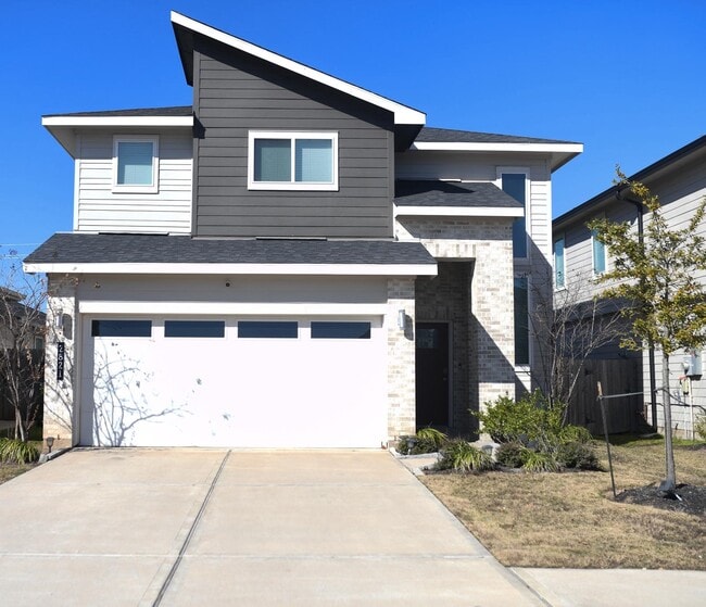 property at 2821 Chase Cross Ln