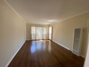 125-127 N Kenwood St in Burbank, CA - Building Photo - Building Photo