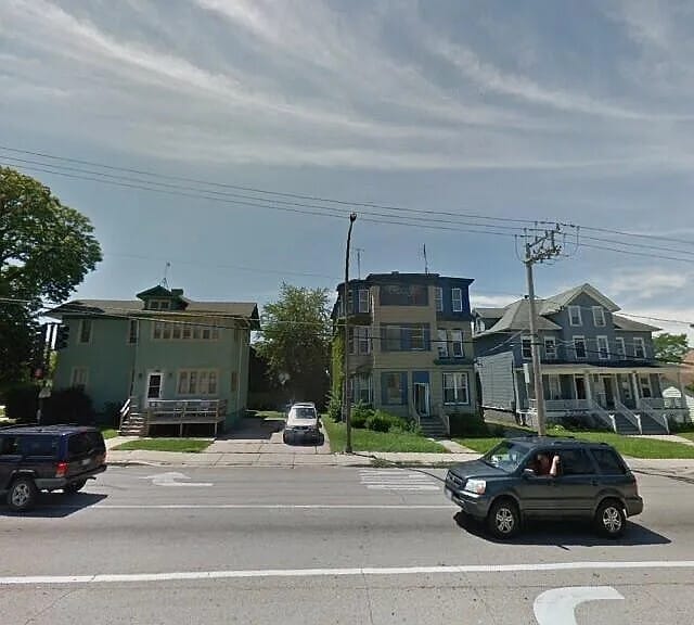 292 Villa St