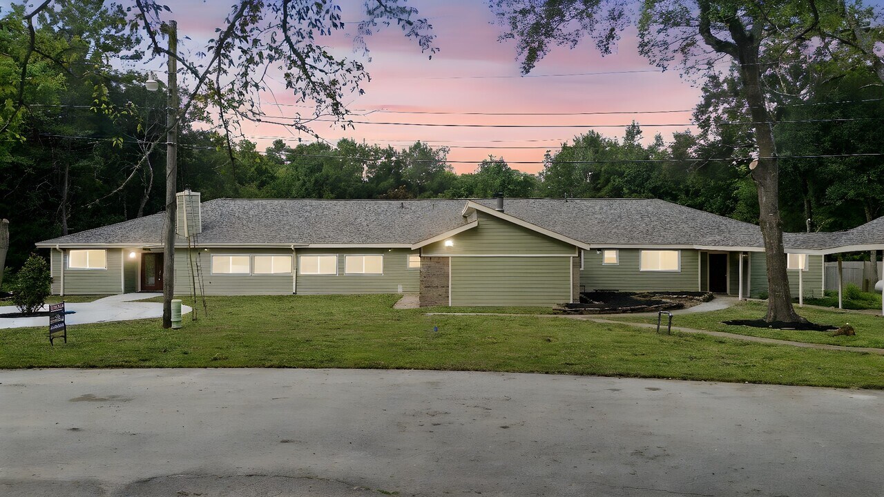 1506 Shady Glen Dr in Montgomery, TX - Building Photo