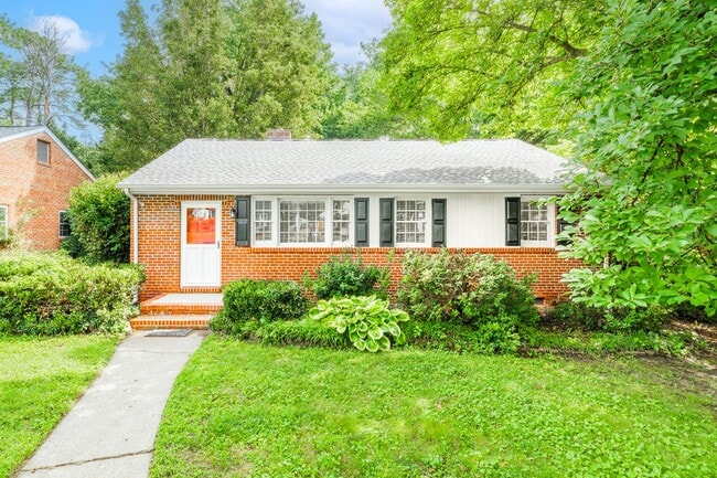 property at 4802 W Grace St