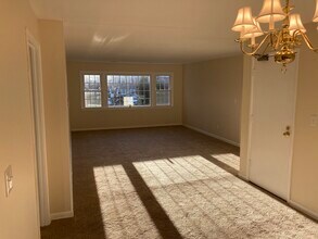 167 Heritage Hill Rd, Unit D in New Canaan, CT - Foto de edificio - Building Photo