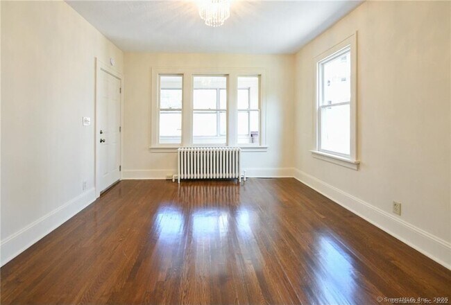 26 Eastwood Ave-Unit -3 in Waterbury, CT - Building Photo - Building Photo