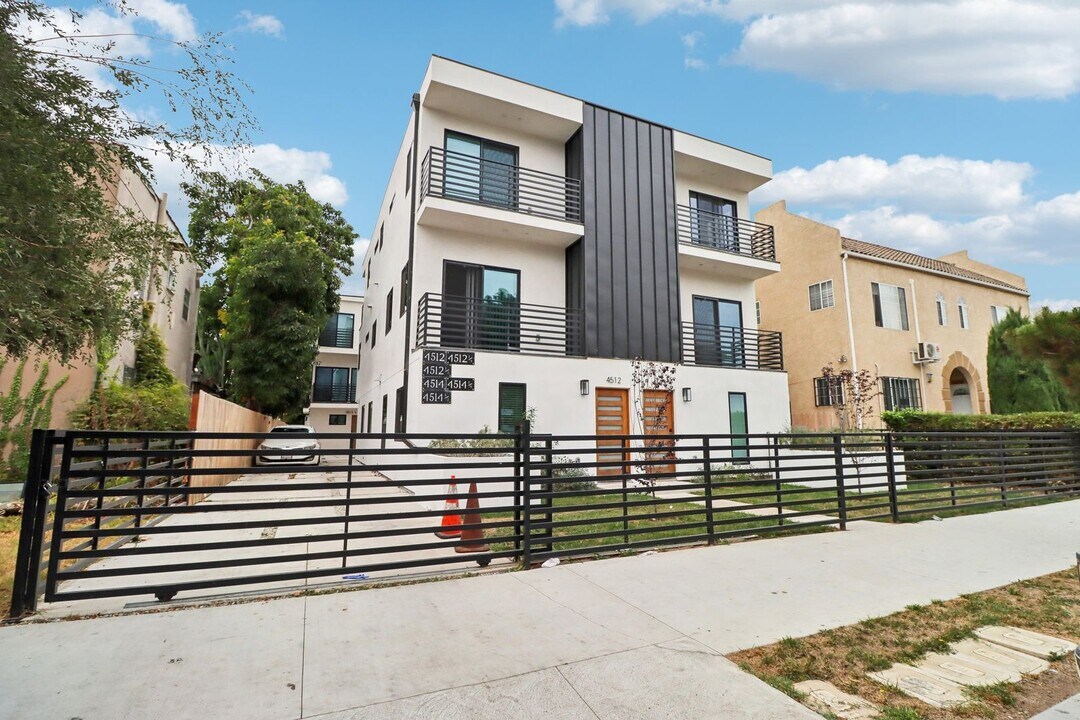 4512 St Elmo Dr in Los Angeles, CA - Building Photo