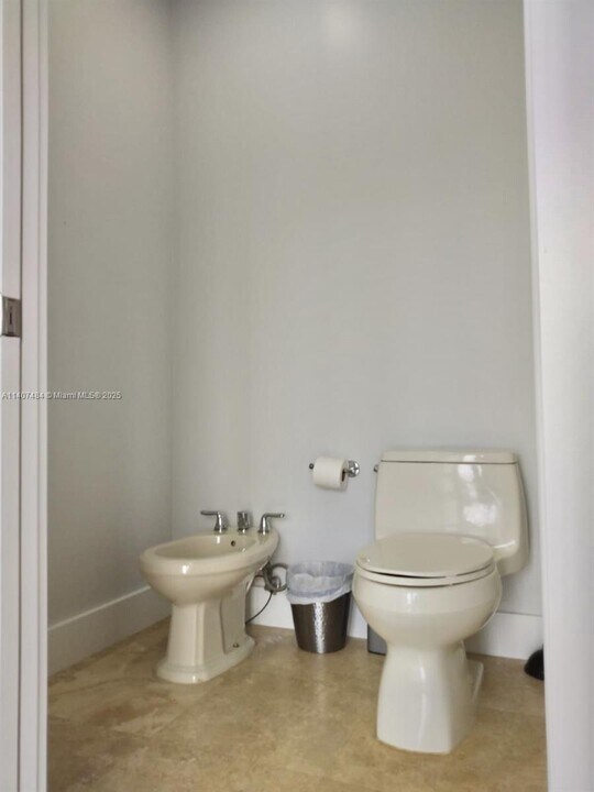 13240 Ortega Ln in North Miami, FL - Building Photo