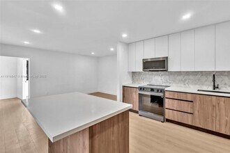 1123 NE 1st Ave. in Fort Lauderdale, FL - Foto de edificio - Building Photo