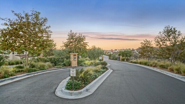 27336 Ellery Pl in Santa Clarita, CA - Building Photo - Building Photo