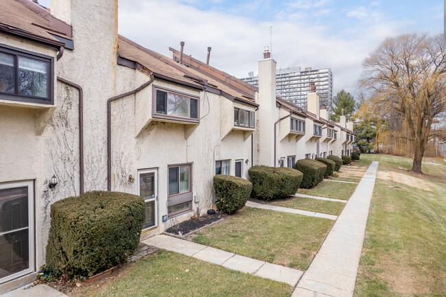 The Cobblestones at Chestnut Hill in Philadelphia, PA - Building Photo - Building Photo