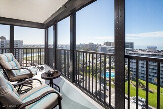 11 Bluebill Ave in Naples, FL - Building Photo - Building Photo