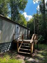 1035 Aaron Ln in Jacksonville, NC - Building Photo