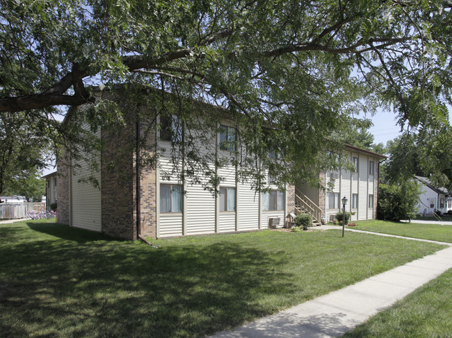 Eaglewood Court Apartments in Underwood, IA - Building Photo - Building Photo