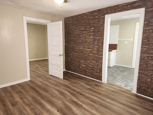 213 W 9th St in Portales, NM - Building Photo - Building Photo