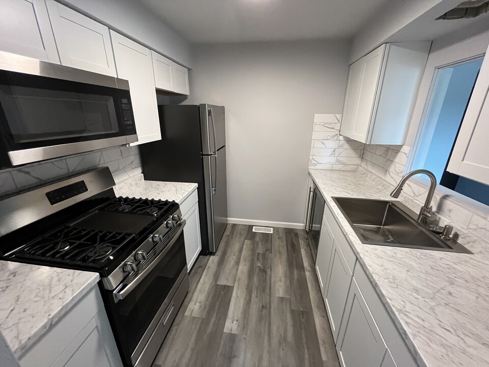 45 Ben Louis Dr in Belleville, IL - Building Photo