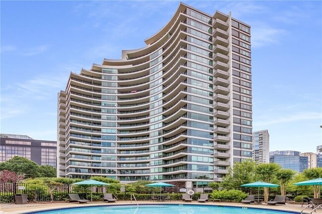 property at 700 Park Regency Pl NE