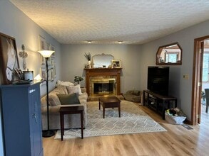 615 Ozem Gardner Way in Westerville, OH - Building Photo - Building Photo