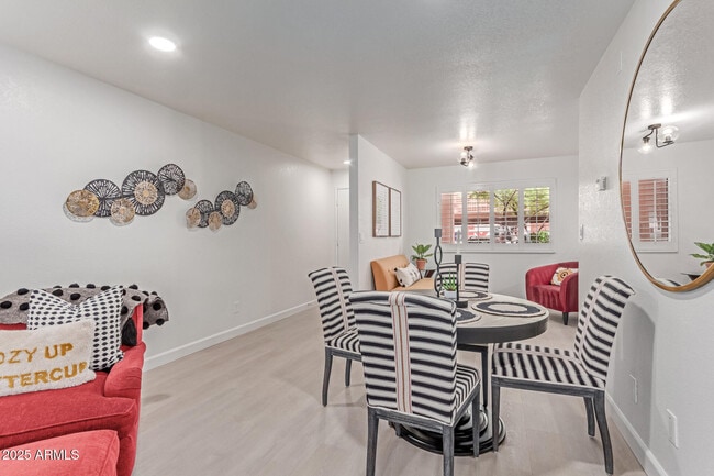 property at 12212 N Paradise Vlg Pkwy S