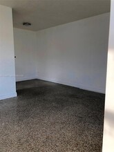 2830 SW 38th Ct in Miami, FL - Foto de edificio - Building Photo