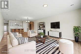 440 Falcon Ln in Russell, ON - Building Photo - Building Photo