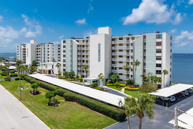 Island Towers East and West in Dunedin, FL - Foto de edificio - Building Photo