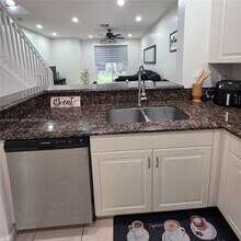 2612 SW 81st Terrace in Miramar, FL - Building Photo - Building Photo