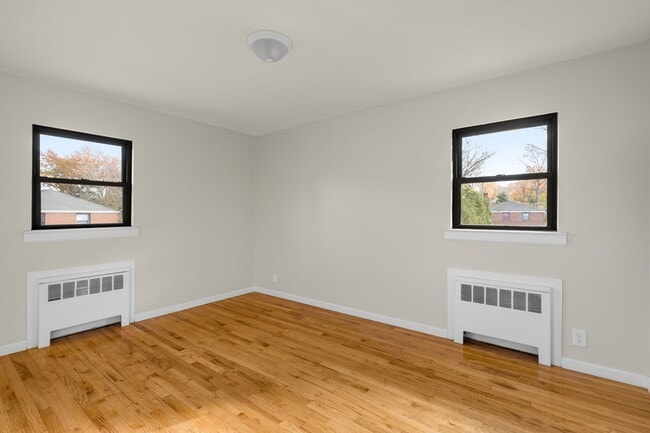 486-490 Essex St in Hackensack, NJ - Foto de edificio - Building Photo